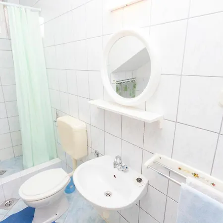 בית הארחה Garden & מאקרסקה