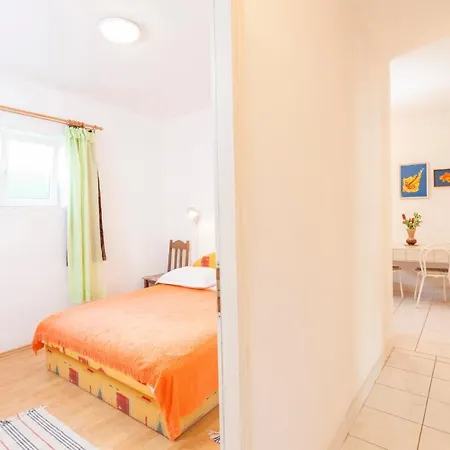 Garden & בית הארחה