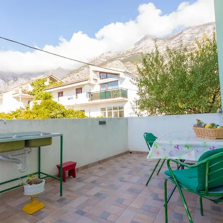Garden & Makarska