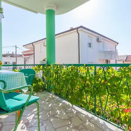 Guest house Garden & Makarska