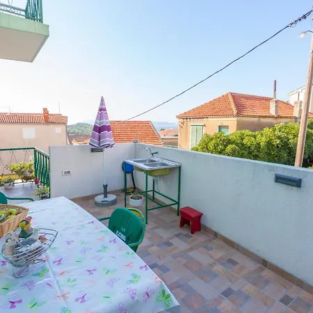 Guest house Garden & 3*