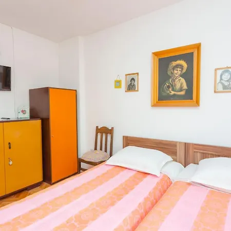 Garden & 3* Makarska