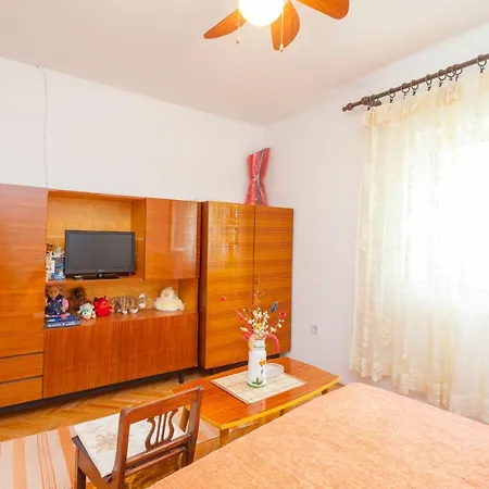 בית הארחה Garden & 3*