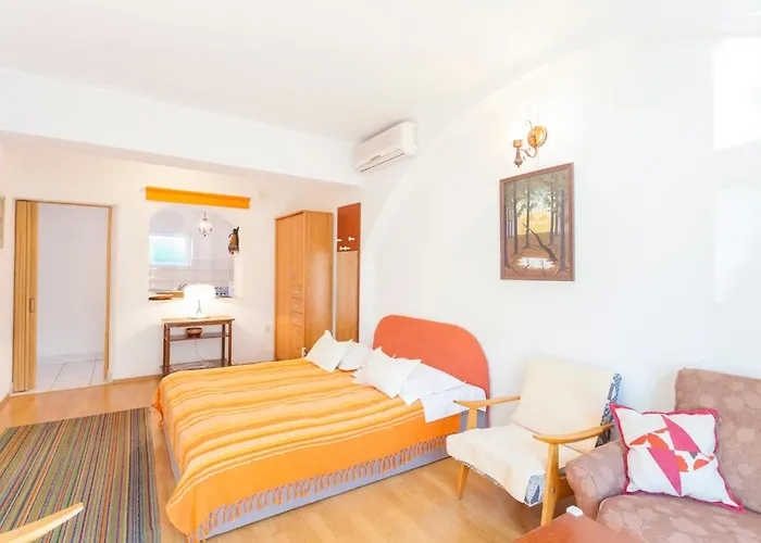 Garden & Gostinjska kuća