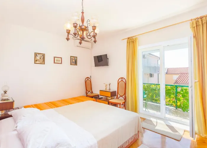 Gostinjska kuća Garden & Makarska