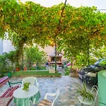 Garden & 招待所 3*