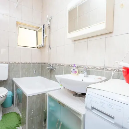 Garden & Gostinjska kuća 3*