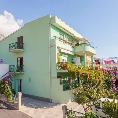 Gostinjska kuća Garden & 3*
